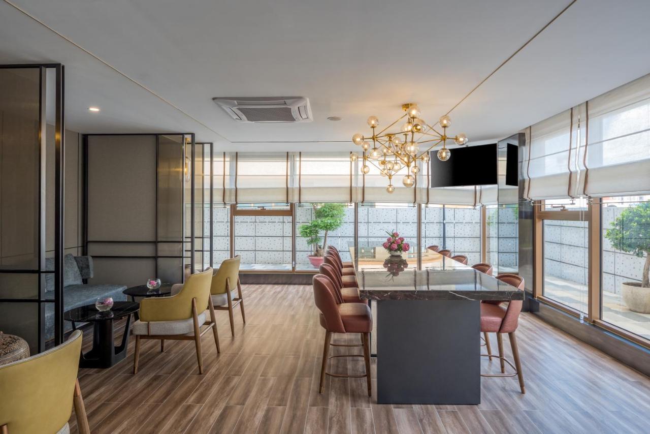 Oakwood Premier Hotel 5*