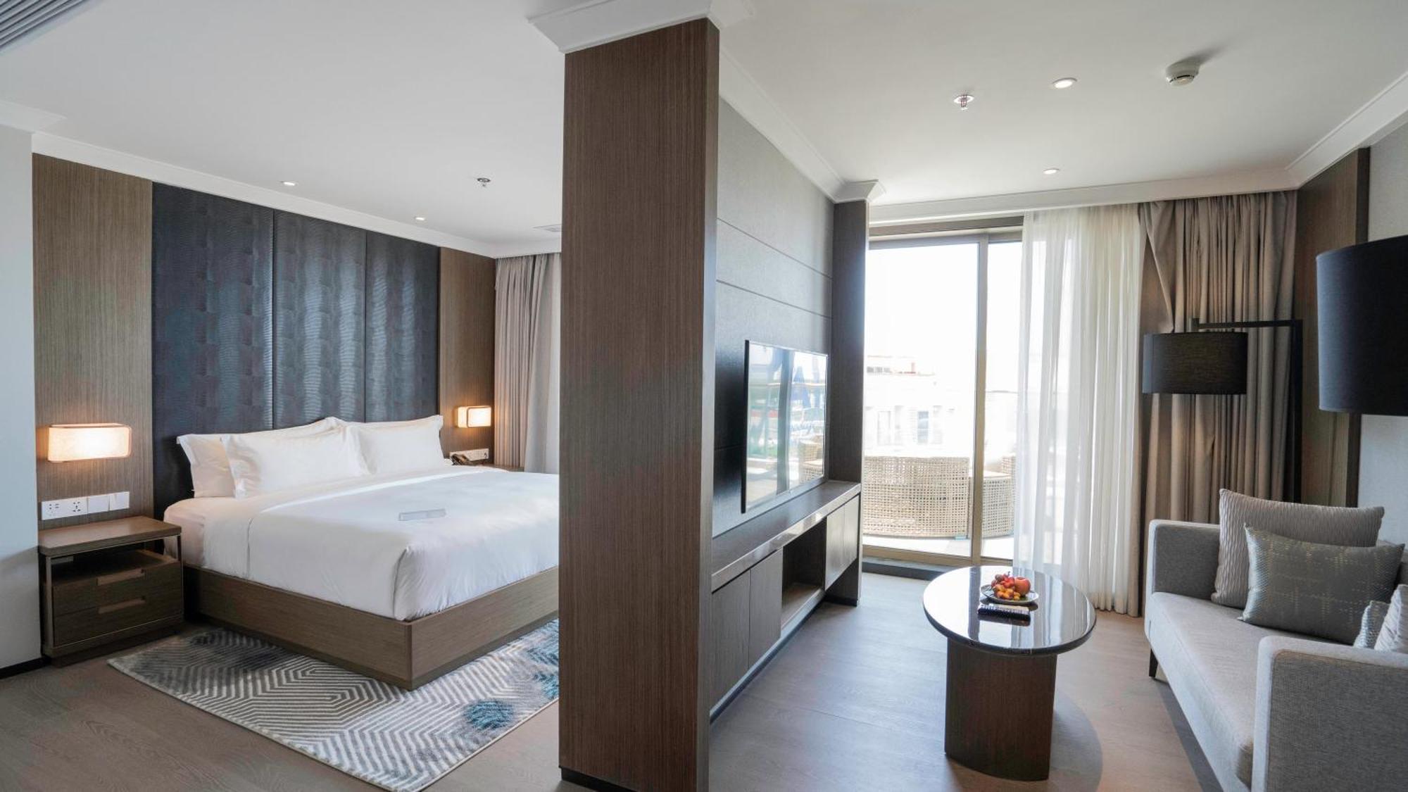 Hotel Oakwood Premier