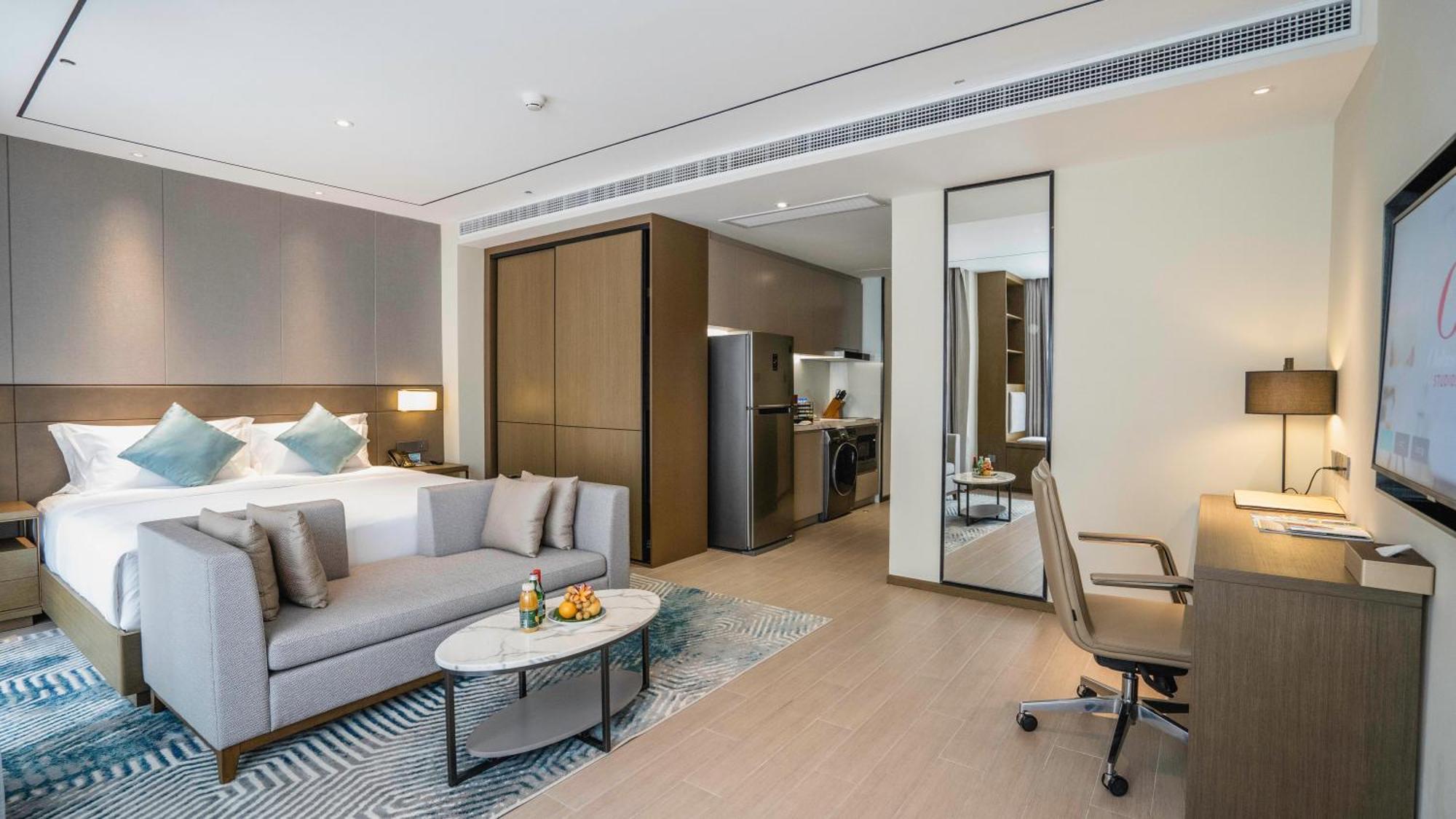 Oakwood Premier Khách sạn 5*