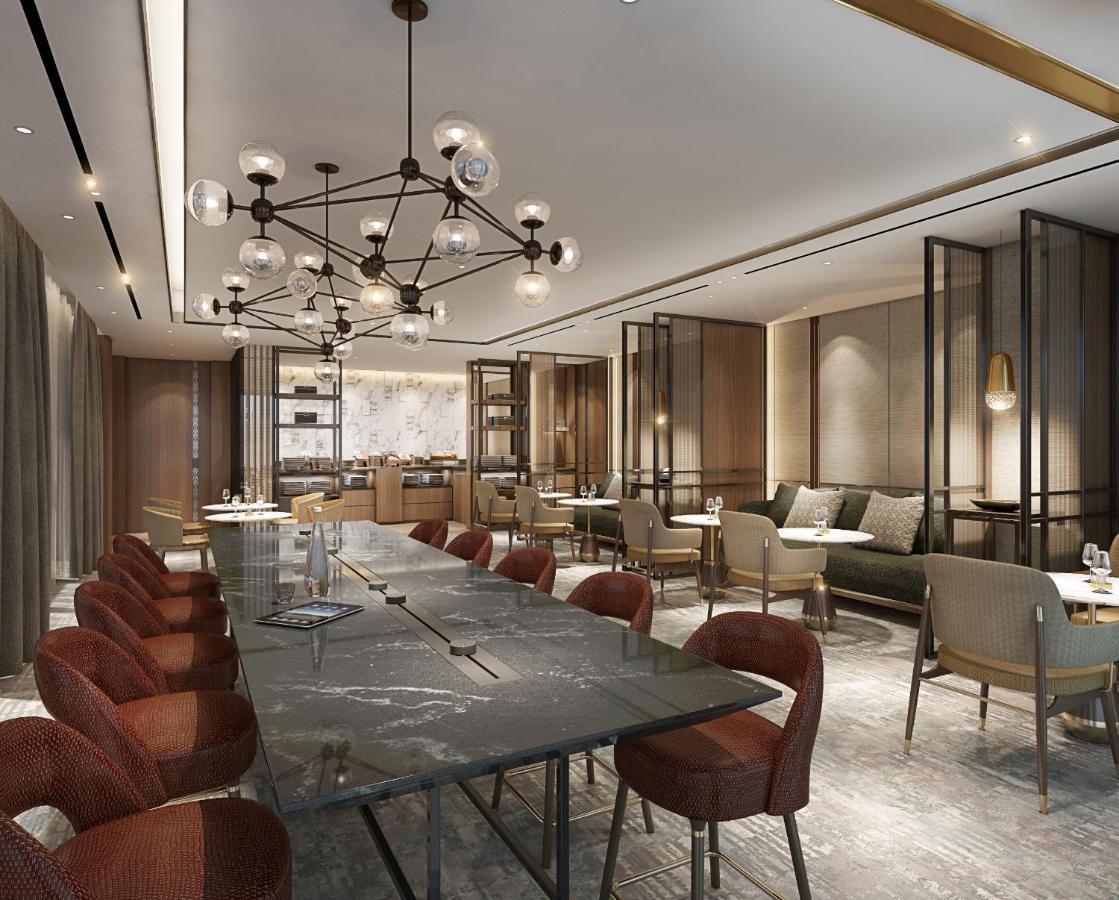 Hotel Oakwood Premier