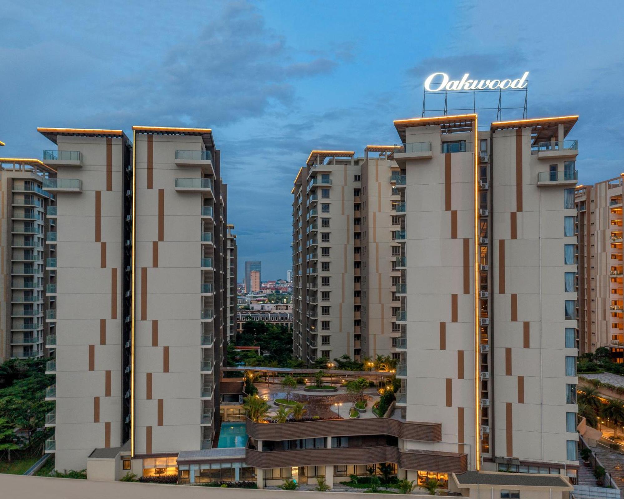 Hotel Oakwood Premier 5*